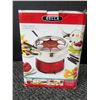 Image 1 : BELLA 3 Quart Electric Cooker & Fondue Set, 2.8 L, Red
