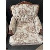 Image 6 : Tufted Floral Sofa and Armchair Set with Wood Trim