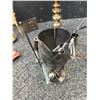Image 10 : Home Decor Lot: Brass Lamp, Mask, Wine Holder & More