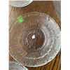 Image 10 : 9 Textured Clear Glass Bowls