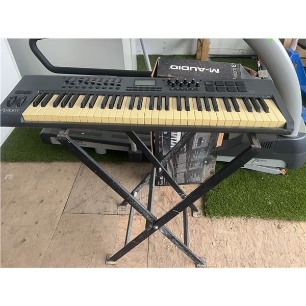 M-Audio Axiom 61-Key Semi-Weighted USB MIDI Controller with Box