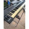 Image 4 : M-Audio Axiom 61-Key Semi-Weighted USB MIDI Controller with Box