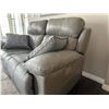Image 4 : Power Reclining Loveseat