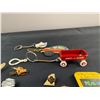 Image 4 : Pins and Keychains Lot