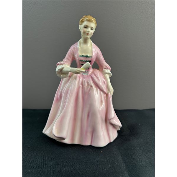 Royal Doulton Figurine 'A Hostess of Williamsburg'