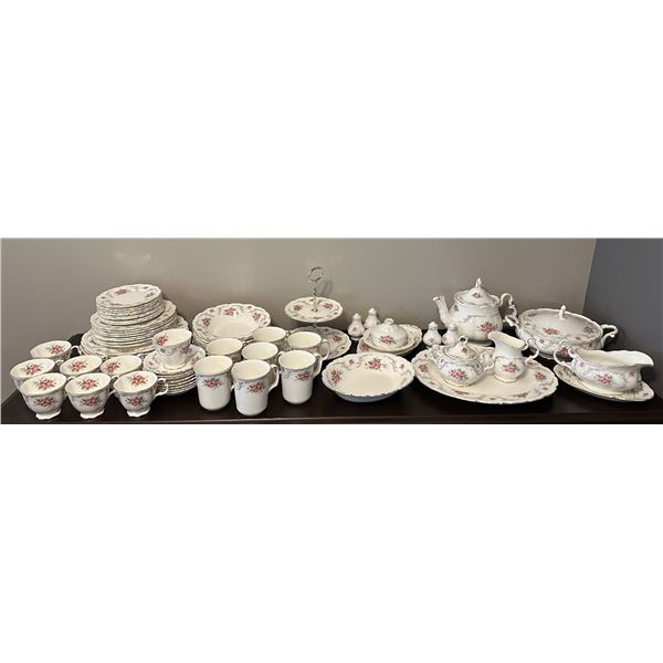 Royal Albert 'Tranquility' Set