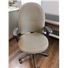 Image 2 : Office Chair and Desk