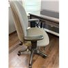Image 3 : Office Chair and Desk
