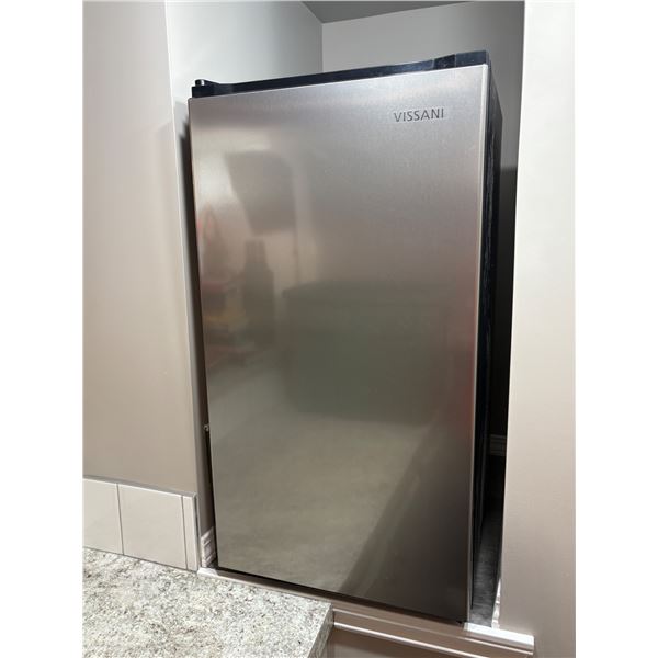 Vissani Mini Fridge