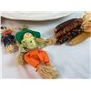 Image 3 : Varied Holiday Decor Lot