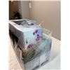 Image 2 : Kirkland Facial Tissues Package