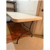 Image 2 : Collapsible Table