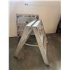 Image 3 : Portable Ladders and Saw Table