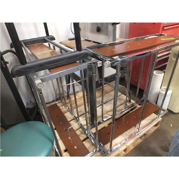 1 Plastic & 2 Metal Racks