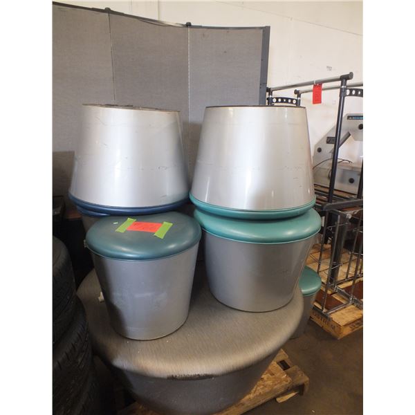 Table w/ 7 Padded Stools
