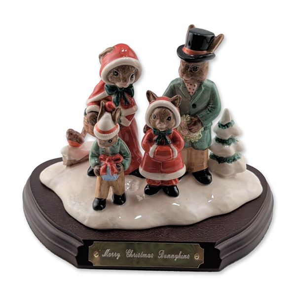 Royal Doulton LE Merry Christmas Bunnykins Porcelain Tableau DB194 with Base