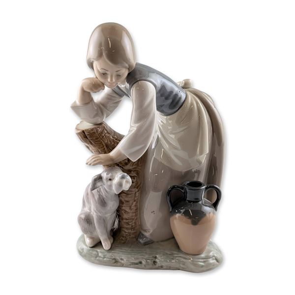 Lladro Caress and Rest Porcelain Figurine