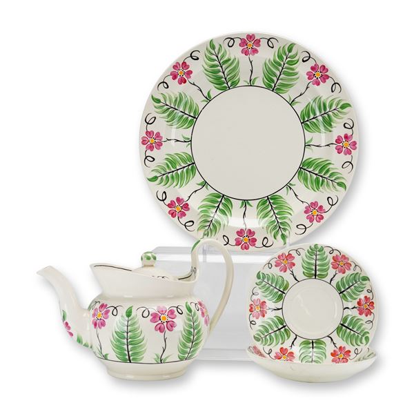 4pc Wedgwood Floral Earthenware Teapot and Plates