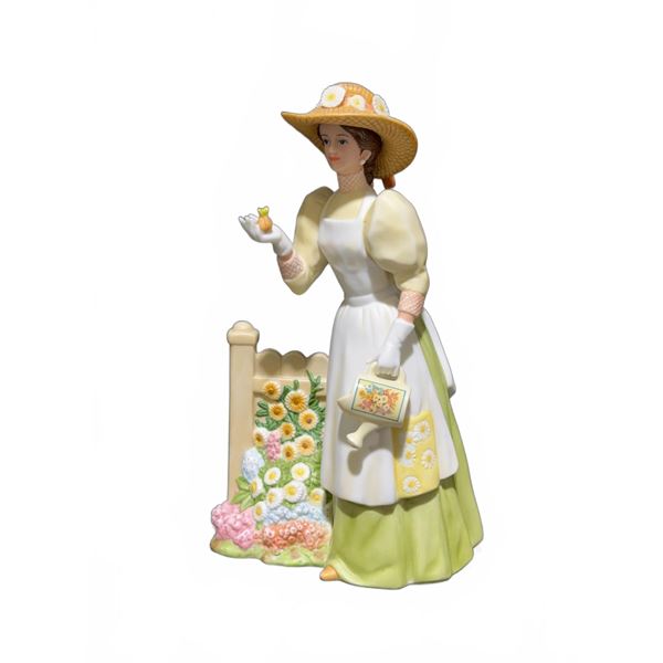 Avon President's Club 2008-2009 Figurine in Box