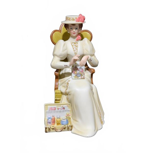 Avon President's Club Mrs. Albee Award 2011-2012 Figurine