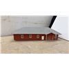 Image 12 : HO Scale Model Train Lot with Locomotives, Freight and Passenger Cars, Track, Building