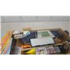 Image 10 : Aurora AFX Ultra 5 Grand Défi Slotless Race Track Set, 2 Cars, Controllers