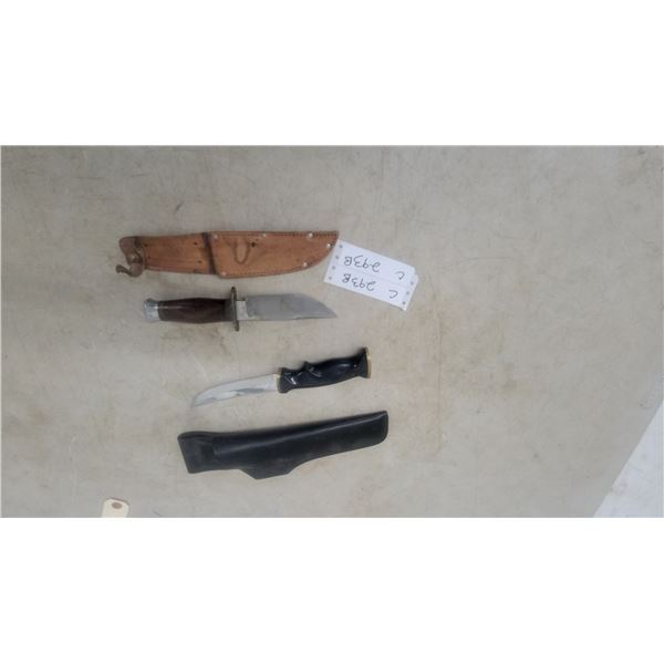 Fixed-Blade Hunting Knife with Clip-Point Blade, Wood Handle, and Leather Sheath