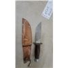 Image 2 : Fixed-Blade Hunting Knife with Clip-Point Blade, Wood Handle, and Leather Sheath