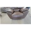 Image 5 : Brown Leather / Leather-Style Recliner Chair with Side Handle