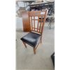 Image 4 : Round Dining Table with 18” Leaf and 2 Dining Chairs