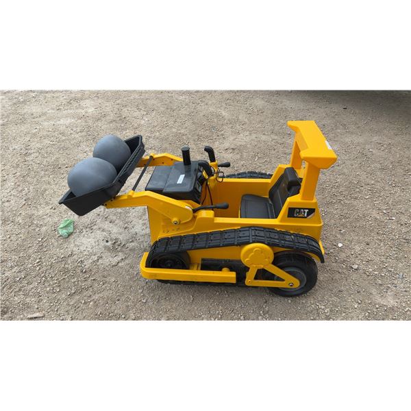 CAT Ride-On Skid Steer Loader with Bucket and Two Plastic Rocks and Charger