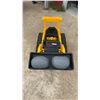 Image 2 : CAT Ride-On Skid Steer Loader with Bucket and Two Plastic Rocks and Charger