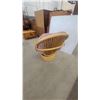 Image 5 : Rattan Swivel Chair with Mauve Cushion