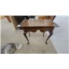 Image 3 : Queen Anne Style Side Table with Drawer and Cabriole Legs 25”×30”×18”
