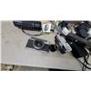 Image 7 : Vintage Camera and Photography Equipment Lot: Canon, Minolta, Kodak, Vivitar
