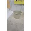 Image 5 : Red Wing Union Stoneware Co. 3 Gallon Crock and Small Crock