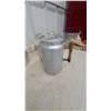Image 3 : Lot of 4 Aluminum Kettles and Coffee Pot