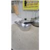 Image 6 : Lot of 4 Aluminum Kettles and Coffee Pot
