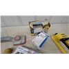 Image 3 : Carpet Stretcher, Carpet Kicker, Heating/Cooling Thermostat, Slip-On Ice Grips