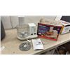 Image 6 : Ninja Max Air Fryer and Proctor Silex 2-Speed Pulse Food Processor with 6-Cup Bowl