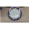 Image 5 : Two Royal Heritage Christmas Time Collection 16-Piece Dinnerware Sets