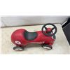 Image 5 : Radio Flyer Little Red Roadster Model #8 Steel Body Outdoor Ride-On Toy
