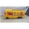 Image 22 : 1976 Mattel Barbie Star Traveler RV Camper in Yellow With Three Barbie Dolls and Ken Doll