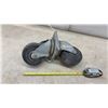 Image 5 : Two Sets Heavy-Duty Industrial Casters, Fixed Wheel and Swivel + 2 Sets Smaller Castors