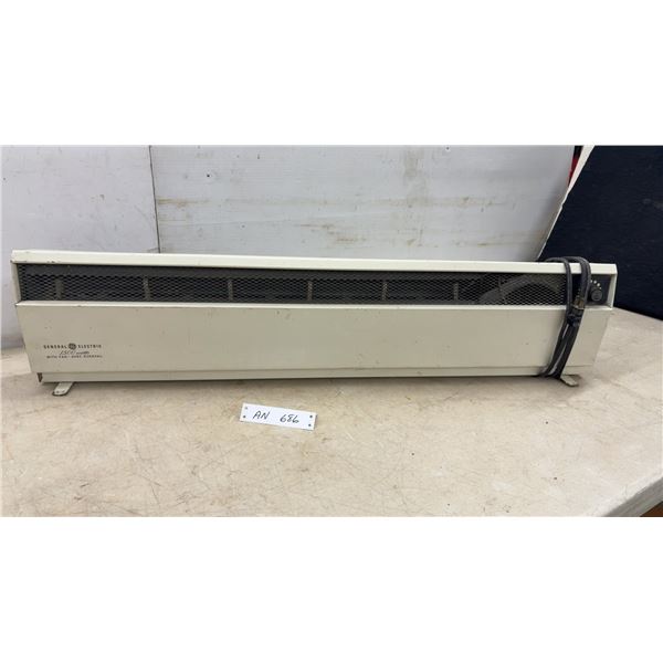 General Electric 1500 Watt Portable Baseboard Electric Heater with Fan and Thermostat