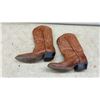 Image 4 : Tan Leather Cowboy Boots with Decorative White Stitching and Pointed Toe, Sz 9