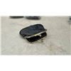 Image 5 : Golden Dragon Genuine Leather 6-Hook Key Wallet and 8 Black Kiss-Lock Coin Purses