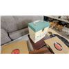 Image 4 : Vintage Record Collection: Decca, Columbia, and Bluebird 78s and 45s, Record Albums