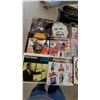 Image 5 : 50 Vintage Vinyl Record Lot: Fabulous Thunderbirds, Fats Domino, and More