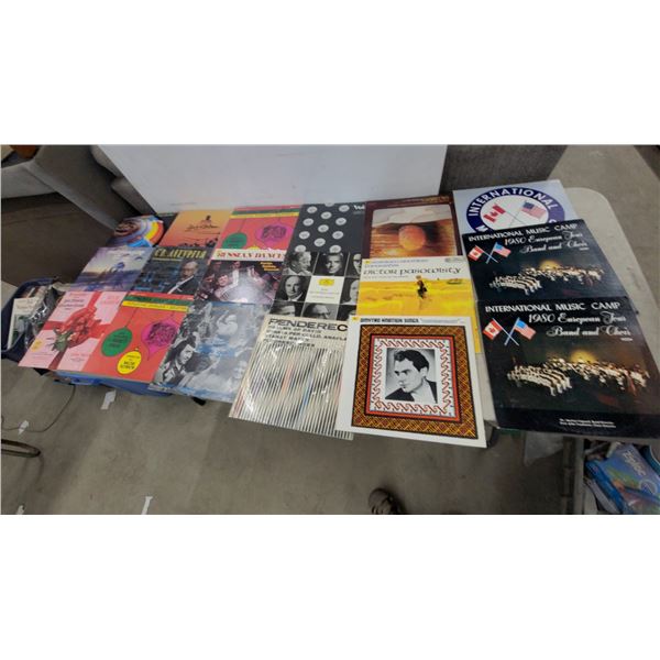70 Large Lot of Vintage Vinyl Records: Vera Lynn, Julie Andrews, Jose Feliciano